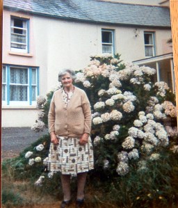 Nell Burke Coomkeen 1984, house built in 1950 by family in USA